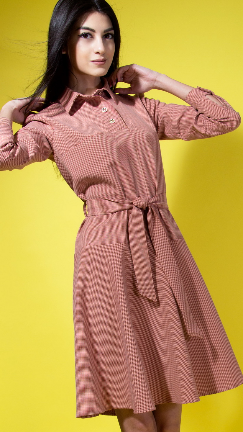 Расклешенное платье-рубашка