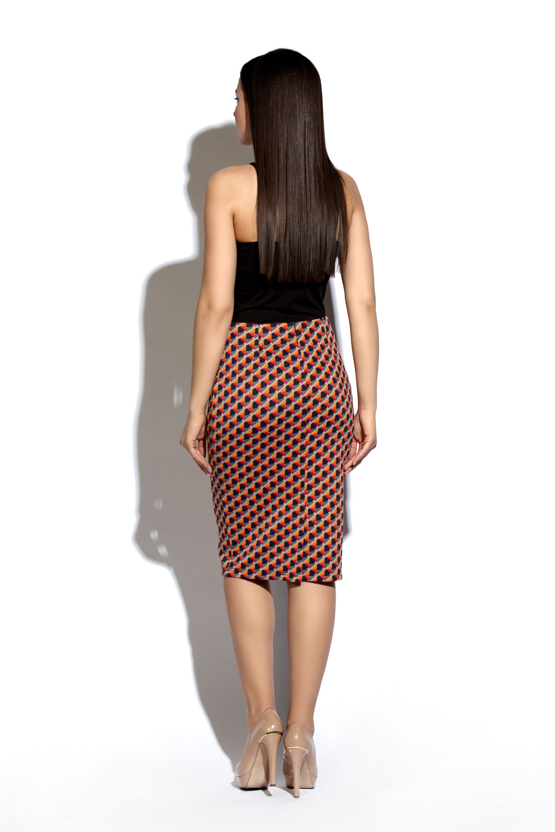 Красивая юбка с геометрическим рисунком